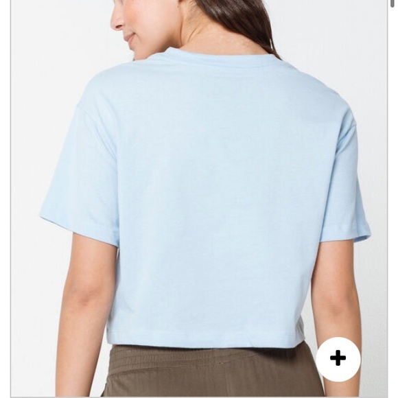 The North Face Cropped Tee - Picture 3 of 11